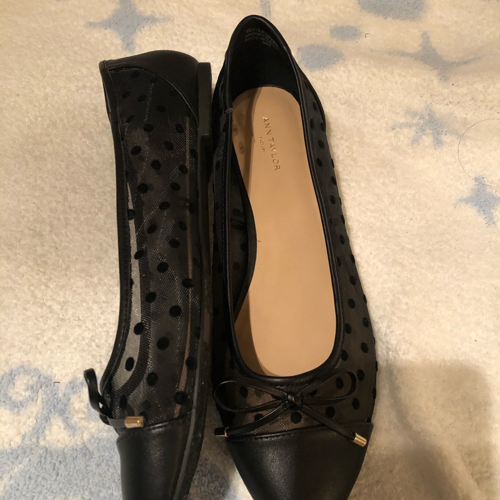 Ann Taylor Factory Black Dot Mesh Flats (Size 10)